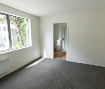 Brand-New Studio Complex - Only meters from the University! - Photo 3