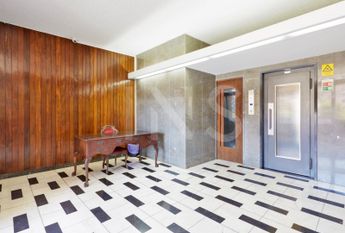 Apartamento T5 em Lisboa