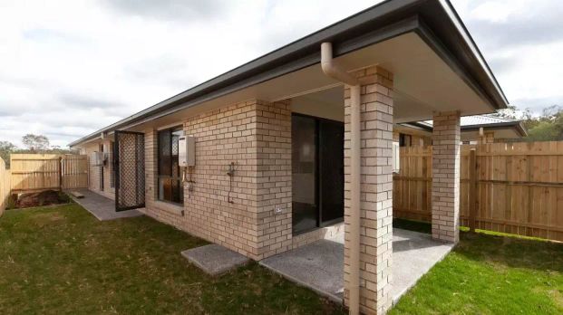 Neat & Tidy 1 Bedroom Duplex - Photo 1