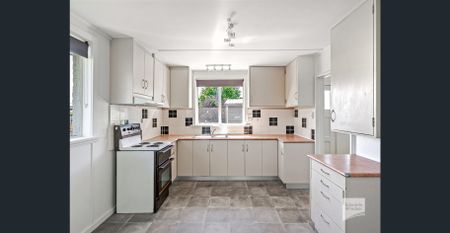 Family Home - Photo 4