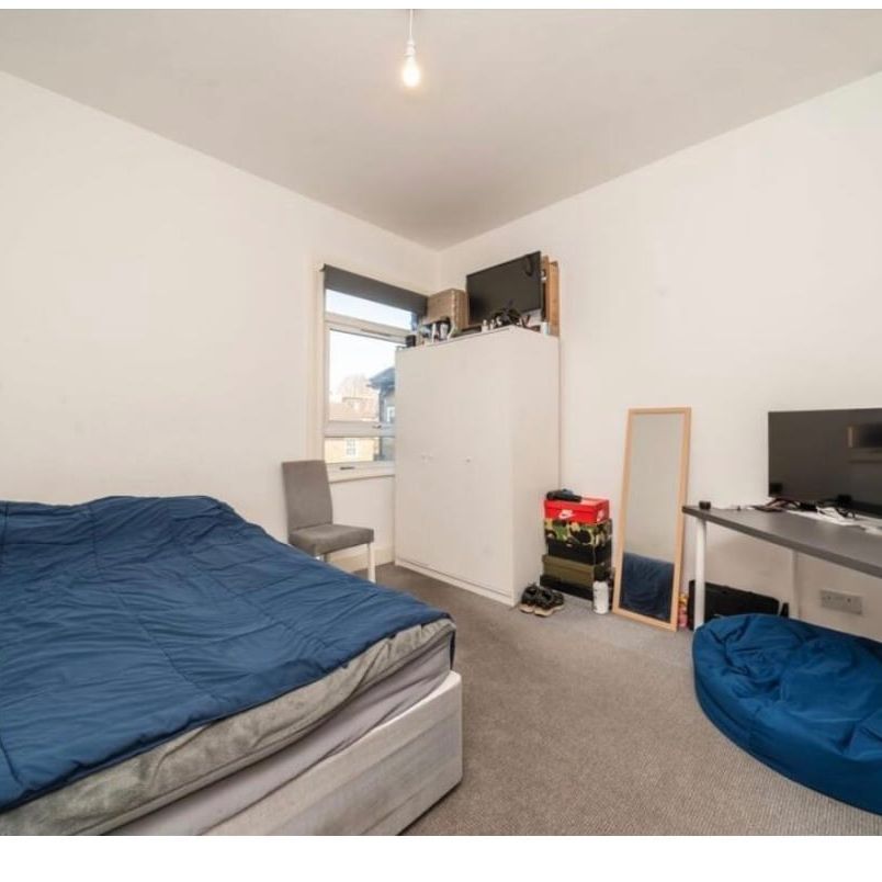 Room in a Shared Flat, Agnes Road, W3 - Photo 1