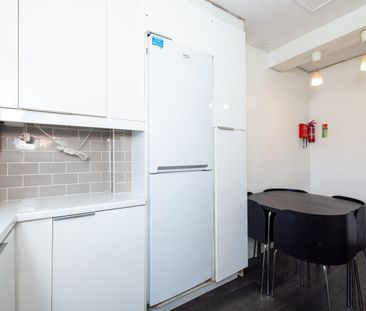Room in a Shared Flat, Greenwich South Street, SE10 - Photo 6