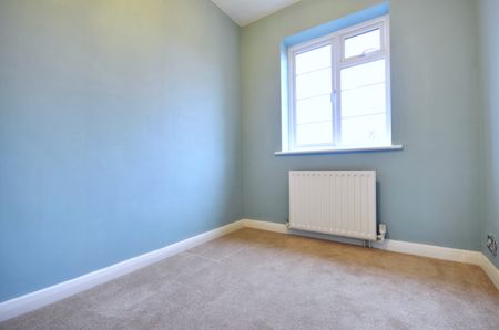2 Bedroom Maisonette to rent - Photo 4
