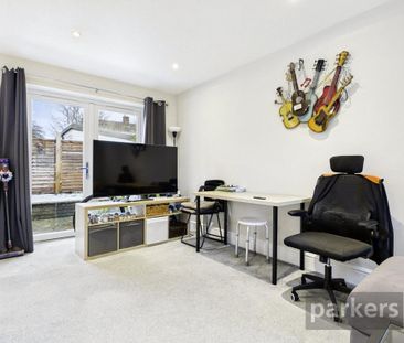 2 bedroom end of terrace house to rent - Photo 6
