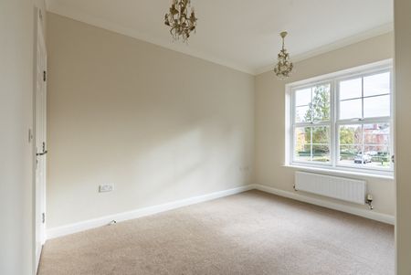 3 bedroom end terraced property to rent, Available unfurnished now - Photo 4