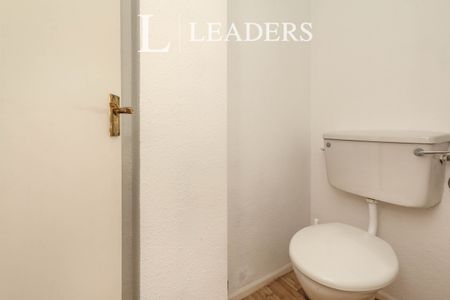 3 bedroom house to rent The Martells, Barton on Sea, New Milton, BH25 - Photo 5