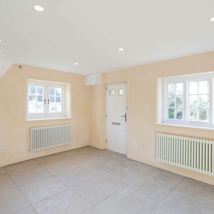 Pettiwell, Garsington - Photo 1