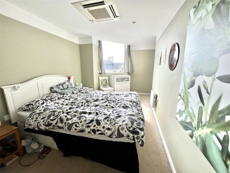 2 bedroom Flat To Let - Photo 3