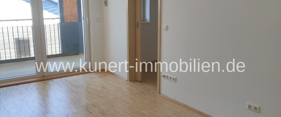 Direkt an der Saale in Bernburg: 2-Zimmer-Wohnung im 2. OG mit Fahrstuhl und Bal ... - Foto 1