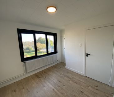 Prachtig opgeknapte en instapklare woning met tuin - Photo 2