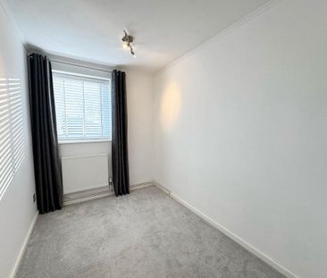 3 bedroom end of terrace house to rent - Photo 5