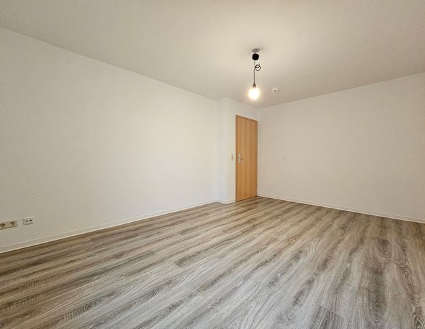 Schön renoviert Wohnung, in ruhiger Lage mit Balkon - Photo 1