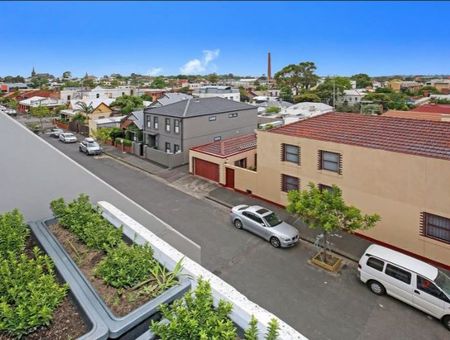 Breathtaking 2 Bed /2 Bath Apartment in the Heart of Collingwood - Photo 5