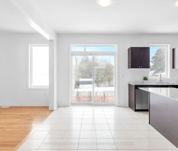 Detached Home For Lease | X8027266 - Photo 2