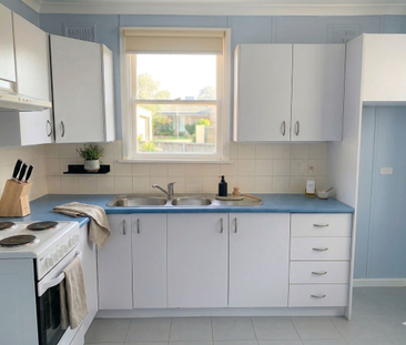 Neat and tidy 3 bedroom home! - Photo 3