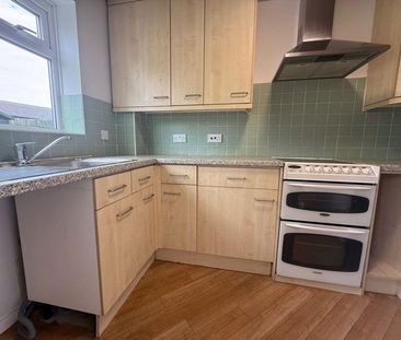 3 bedroom end of terrace house to rent - Photo 5
