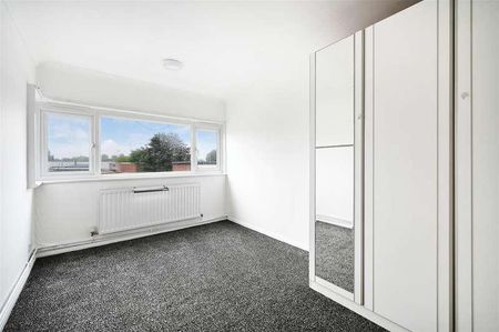 Polesden Gardens, Raynes, SW20 - Photo 5