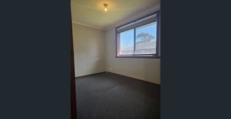 Charming and low-maintenance 2-bedroom unit. Ready to call home. - Photo 3