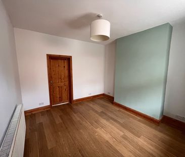 2 Bed Terraced House, Lydgate Lane, S10 - Photo 2