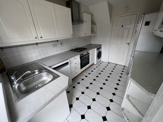 3 Bedroom Styvechale, Coventry - - Photo 1