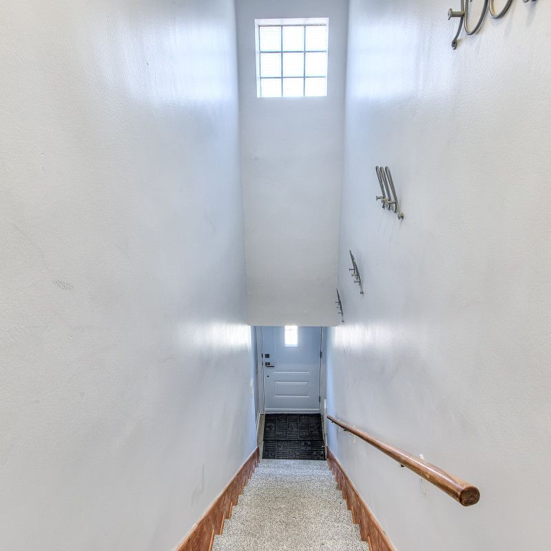 Montréal-Nord : Superbe 5 ½ haut de duplex à louer ! - Photo 1