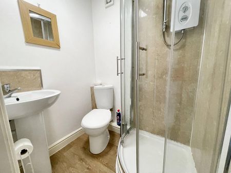 1 bedroom flat to rent - Photo 4