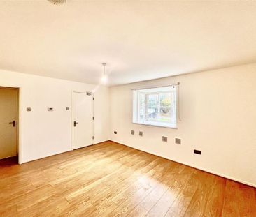 Studio to rent - Photo 6