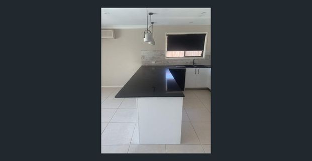 116 Bamboo Avenue, Benowa - Family House - Photo 1