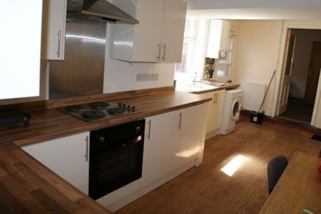 81 Storer Road - Huge Kitchen & No Deposit Loughborough - Photo 3