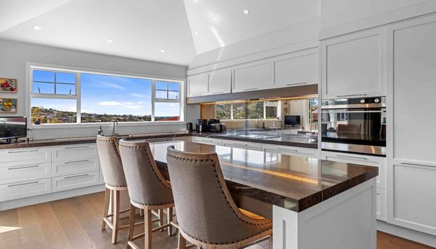 Milford stunner - Photo 1