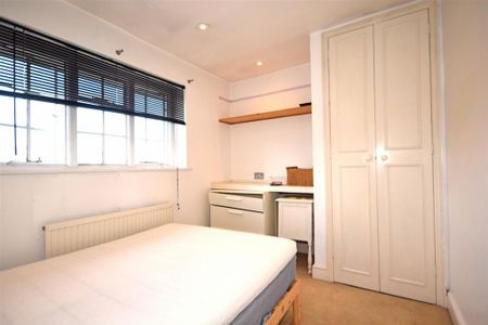 4 bedroom terraced house to rent - Photo 5