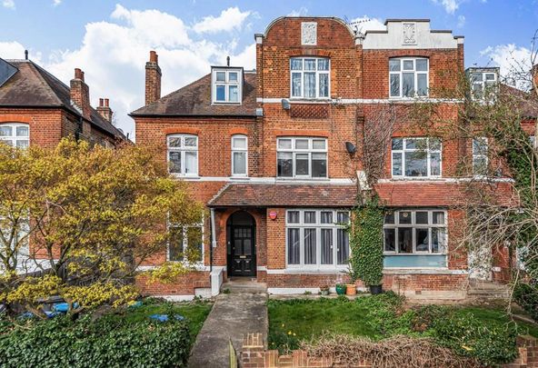 1 bedroom in a house share to rent - Photo 1