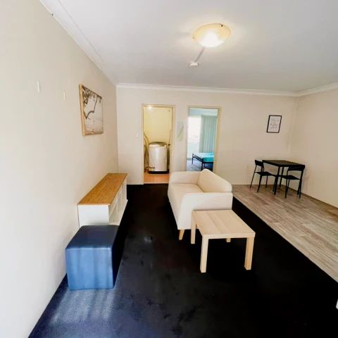 1 bed 1 bath - Photo 1