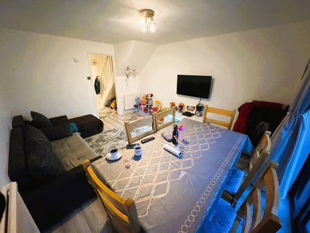 2 bedroom terraced house to rent - Photo 2