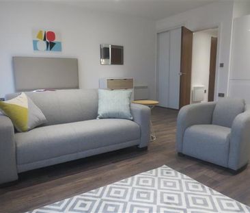 Studio to rent - Photo 2