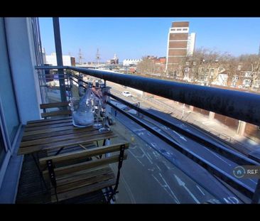 Studio to rent - Photo 2