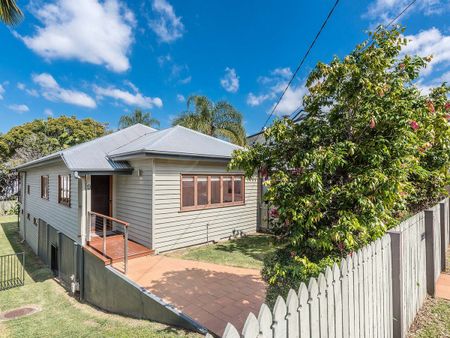 9 Longfellow Street, Norman Park QLD 4170 - House For Rent | Domain - Photo 3