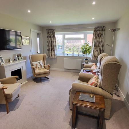 2 bedroom bungalow to rent - Photo 1