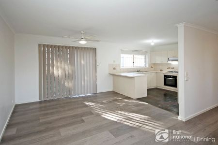 2/14 Phelan Drive, 3977, Cranbourne Vic - Photo 3