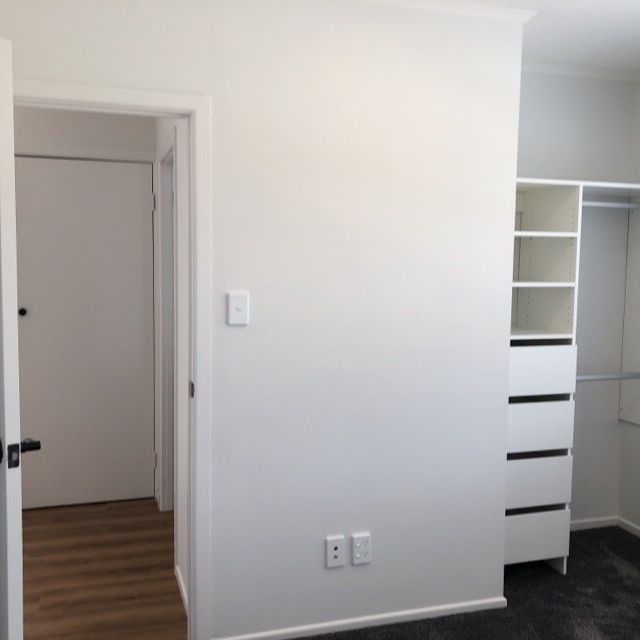 Brick n Tile Beauty - Refurbished Three Bedroom Apartment - Photo 1