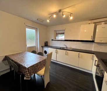 5 bedroom semi-detached house to rent - Photo 6