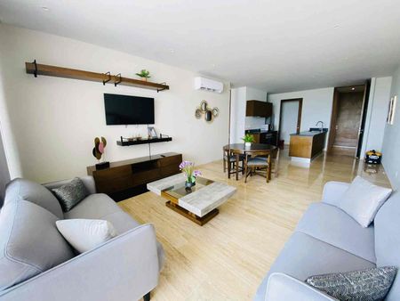Bello departamento amueblado en Townsquare, con amplia terraza. - Photo 2