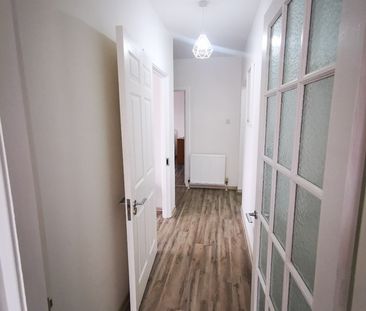 Room in a Shared Flat, Craigmillar Castle Avenue, EH16 - Photo 2