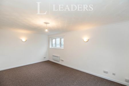 3 bedroom apartment to rent Sea Front, Hayling Island, PO11 - Photo 3