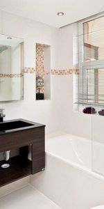 3 bedroom flat to rent - Photo 4