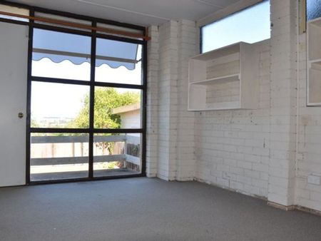 LIGHT FILLED HOME IN QUIET AREA - Photo 2