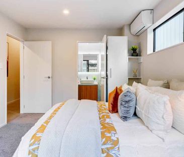 Location and convenience! - Photo 5