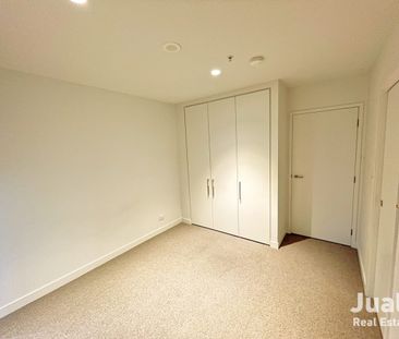Modern Light-Filled 2 Bedroom Apartment at Spencer - Photo 2