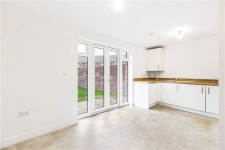 Modern three bedroom house on the Great Western Park Development. - Photo 4