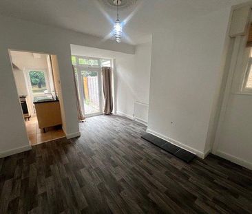 2 bedroom semi-detached house to rent - Photo 4